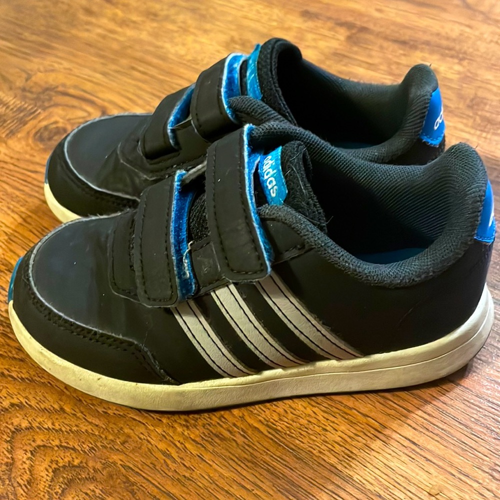 Adidas toddler boys 10t shoes